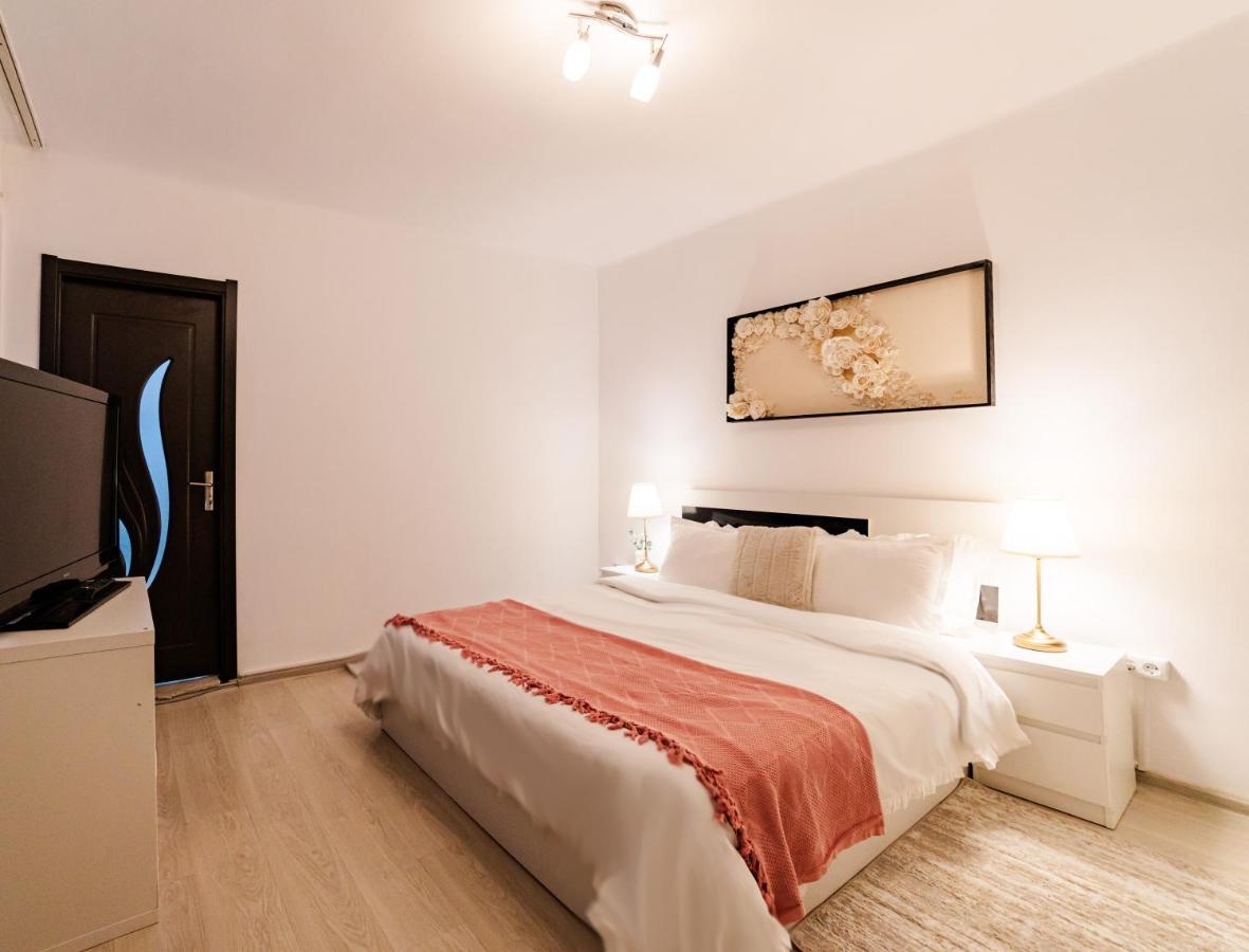 Anastasia Apartments With Parking Brasov Ngoại thất bức ảnh