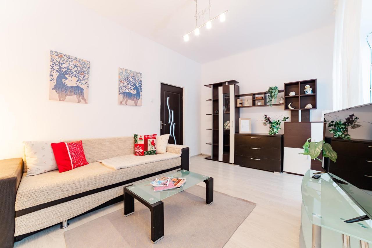 Anastasia Apartments With Parking Brasov Ngoại thất bức ảnh