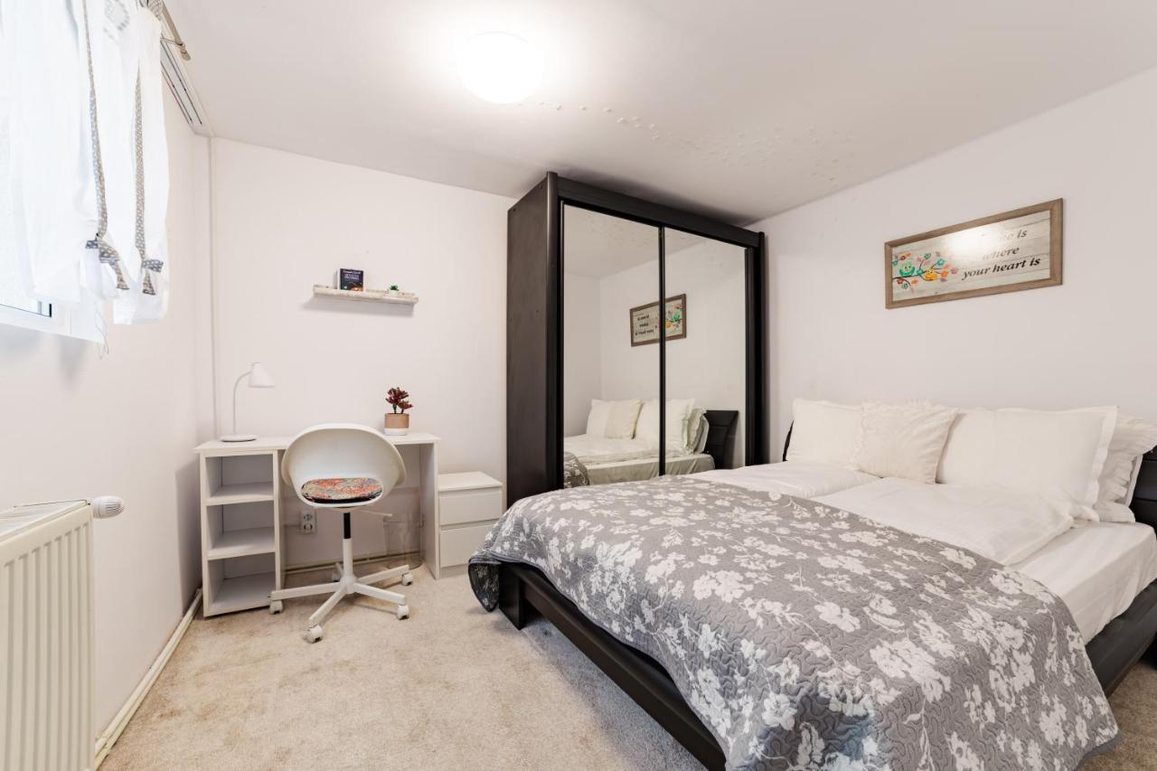 Anastasia Apartments With Parking Brasov Ngoại thất bức ảnh
