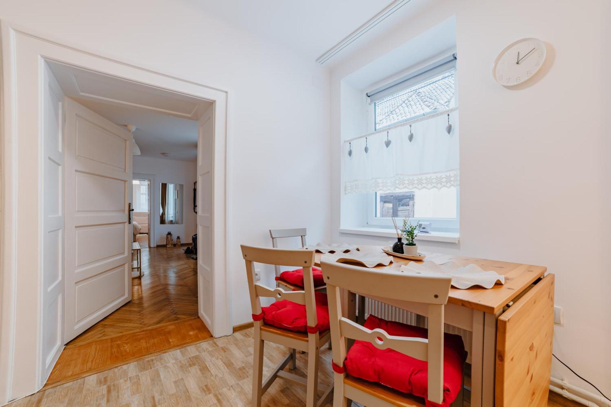 Anastasia Apartments With Parking Brasov Ngoại thất bức ảnh