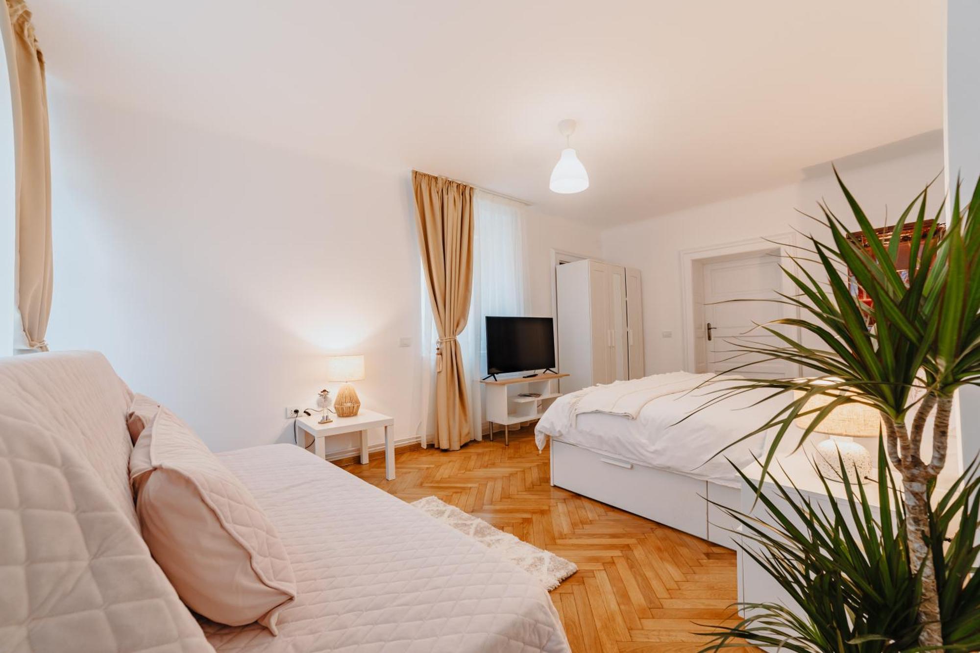 Anastasia Apartments With Parking Brasov Ngoại thất bức ảnh